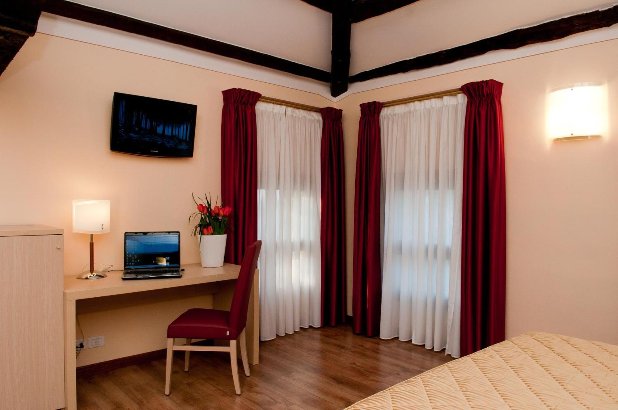 Hotel Villa Maternini Vazzola Oda fotoğraf